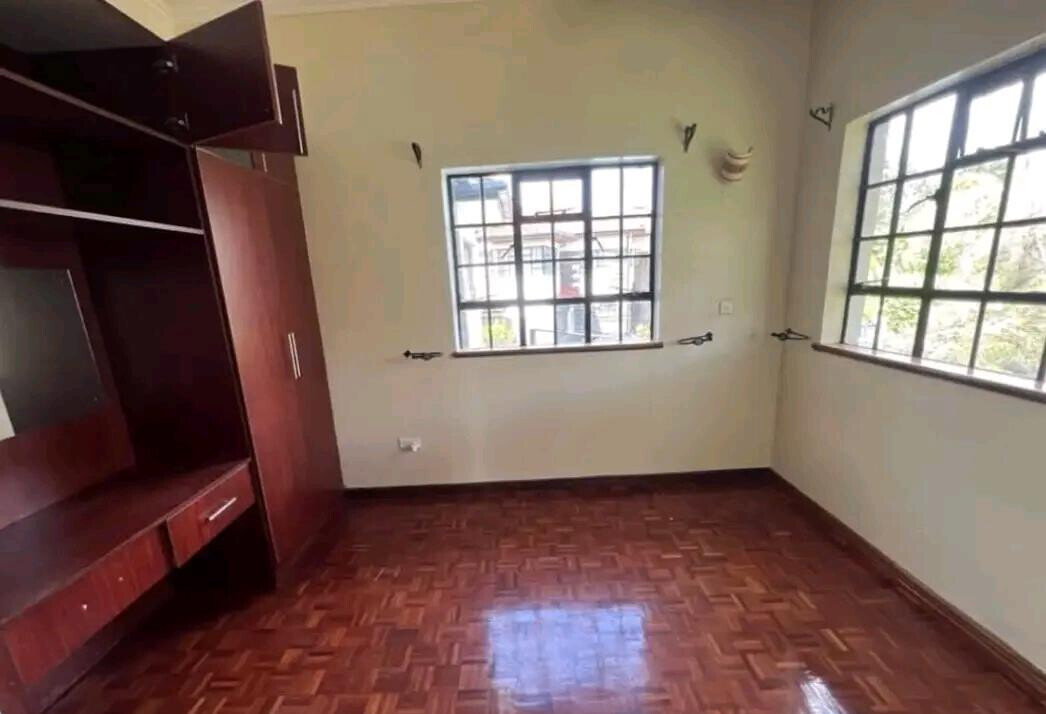 5-Ensuite Villa on Half-Acre with DSQ & Private Gate – Karen