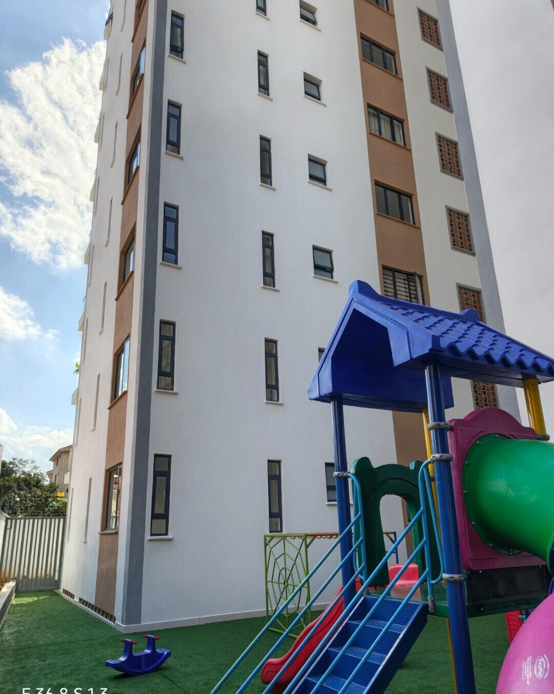 3 Ensuite Bedrooms with Gym & Generator - Spring Valley