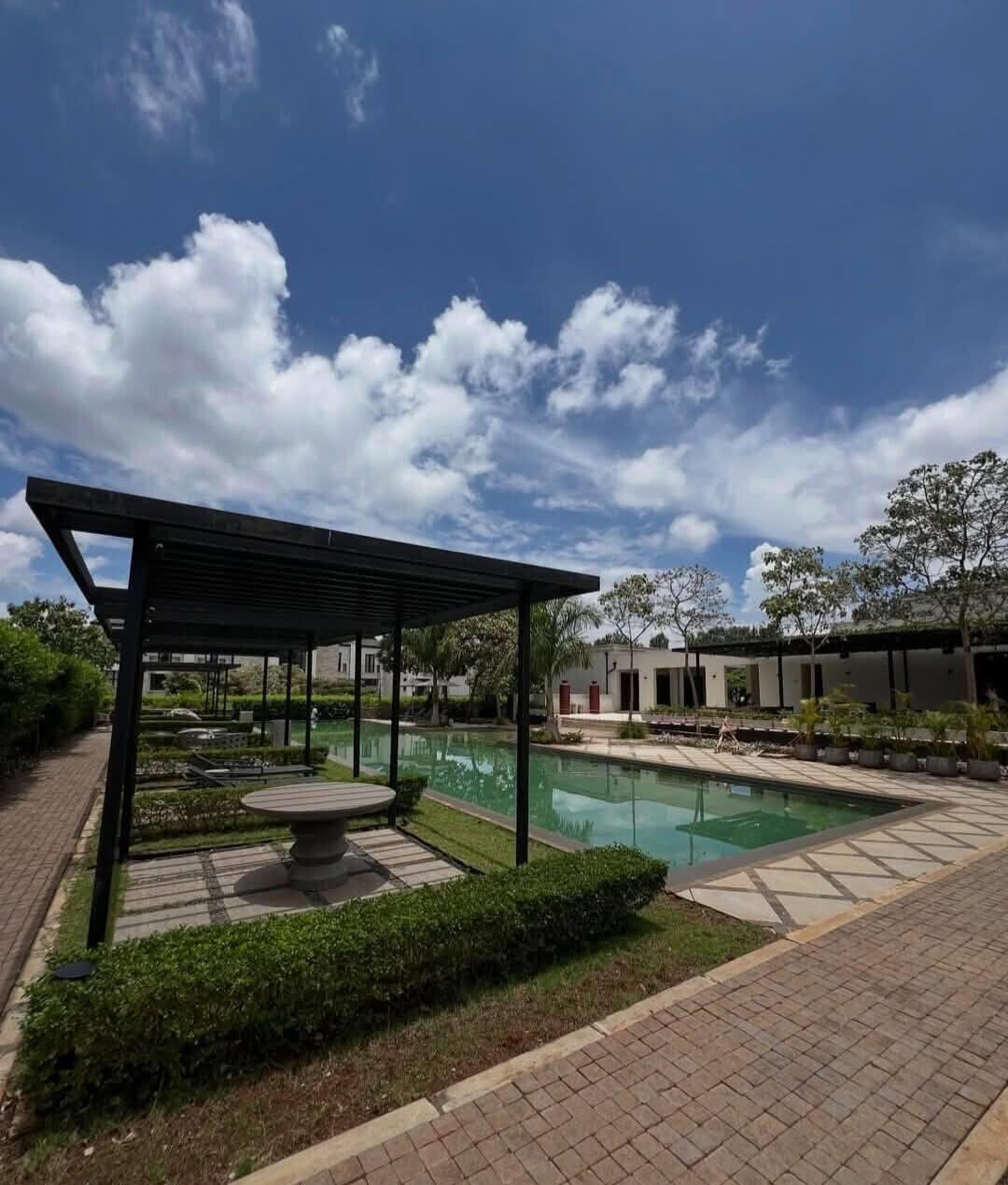 4BR Ensuite Townhouse with Clubhouse & Pool - Runda