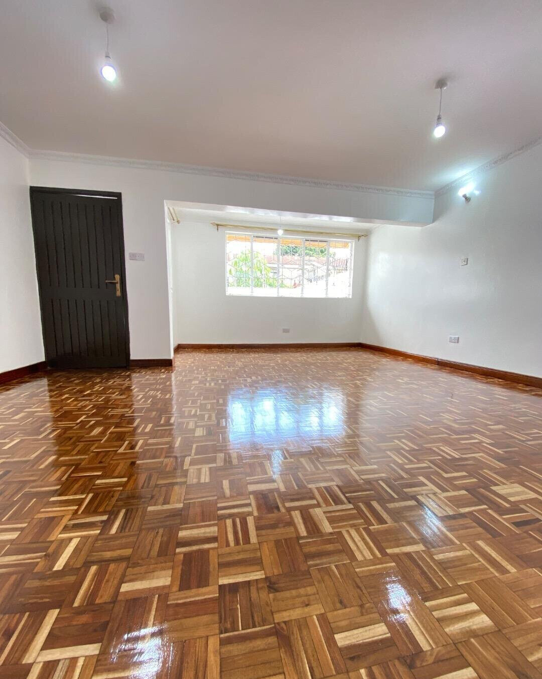 4-Bed Townhouse with Private Balconies & DSQ - Lavington