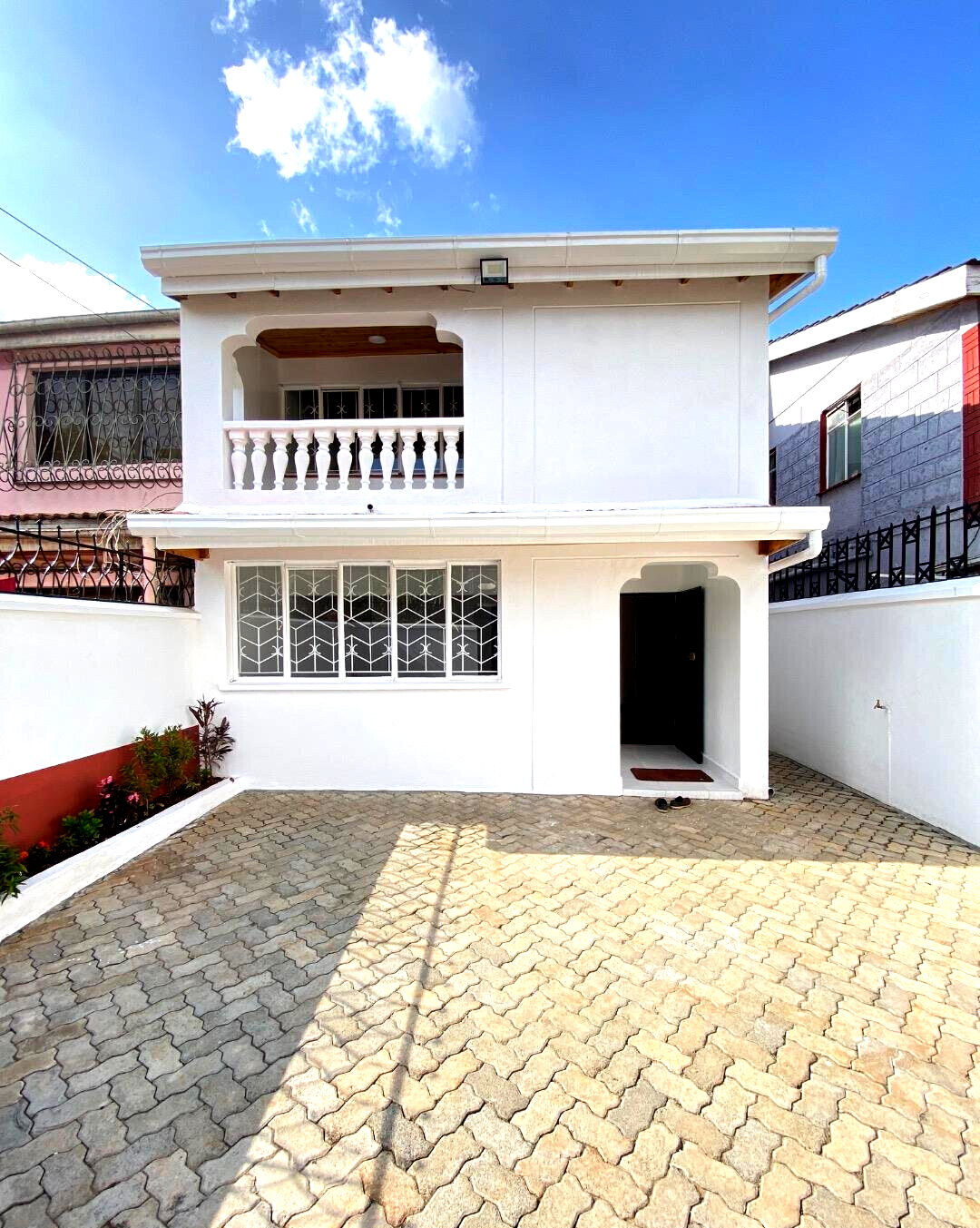 4-Bed Townhouse with Private Balconies & DSQ - Lavington