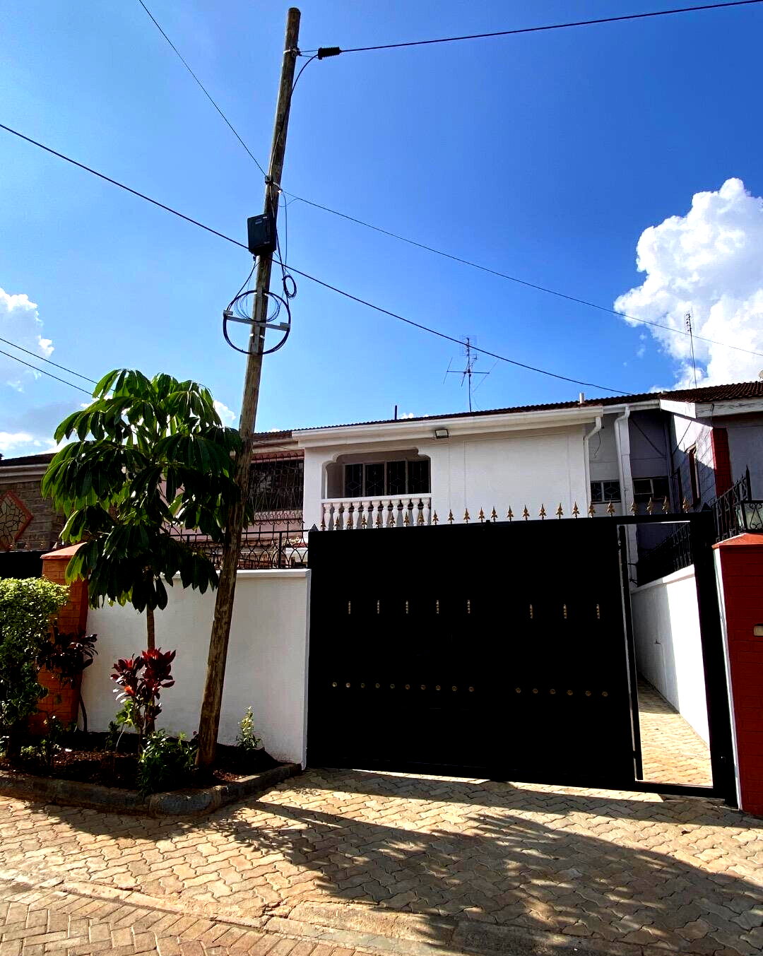 4-Bed Townhouse with Private Balconies & DSQ - Lavington