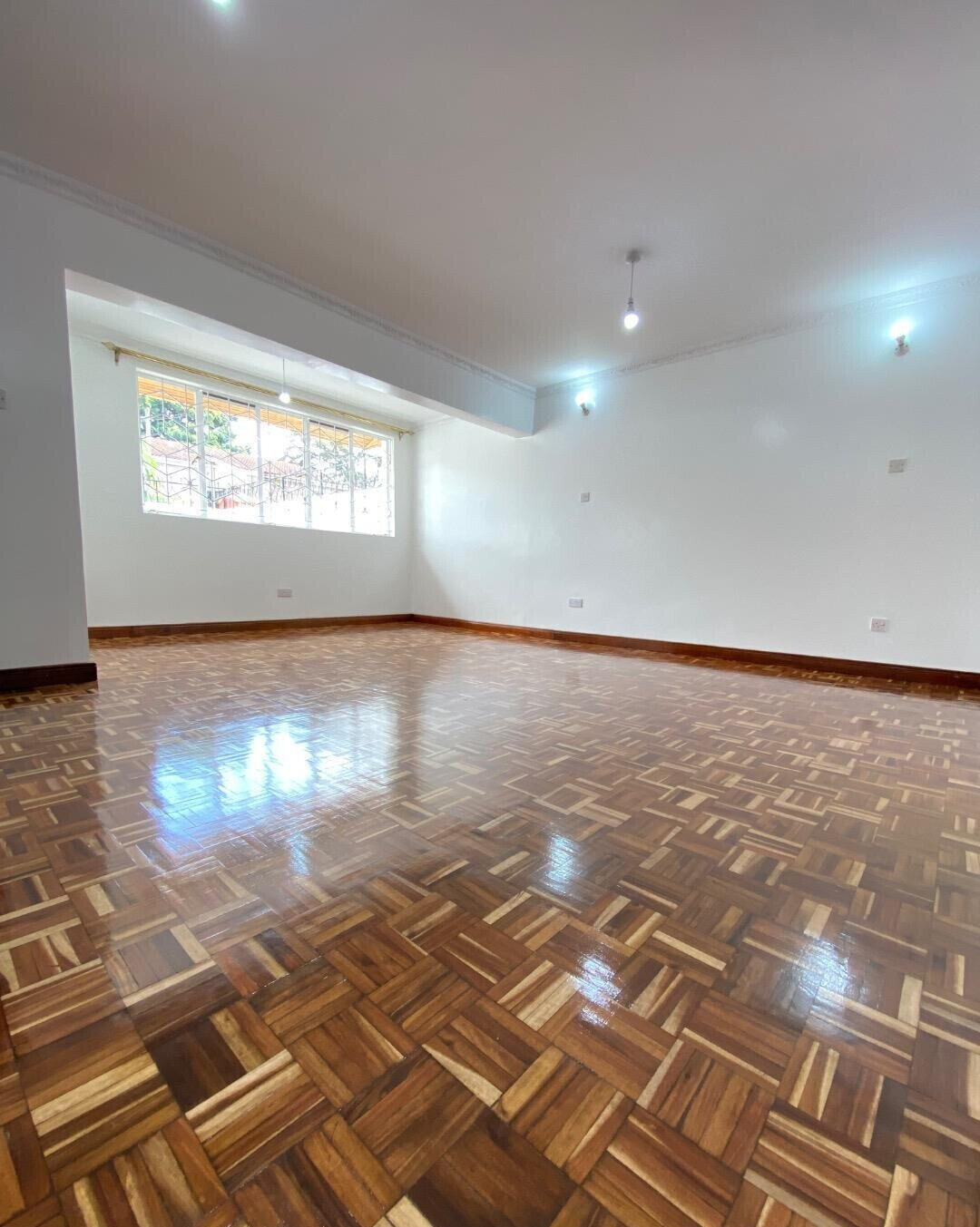 4-Bed Townhouse with Private Balconies & DSQ - Lavington