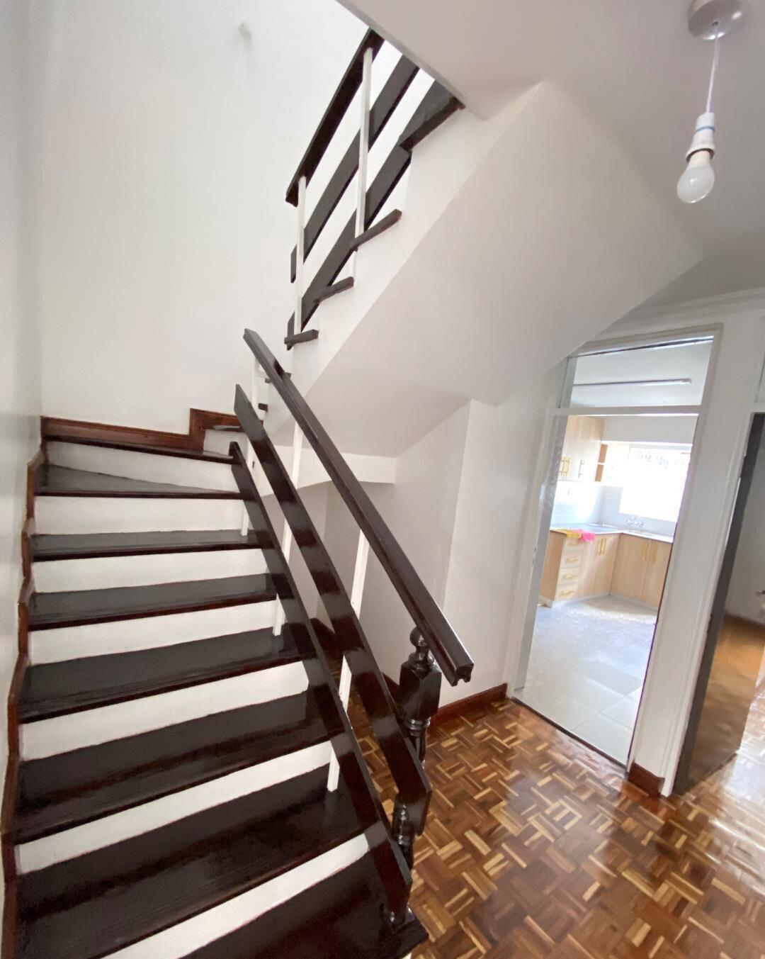 4-Bed Townhouse with Private Balconies & DSQ - Lavington