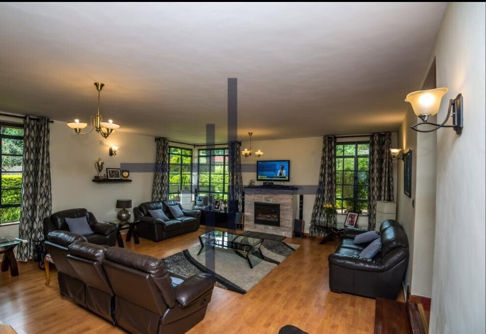 4-Ensuite Townhouse with Fireplace & Half-Acre Garden – Karen