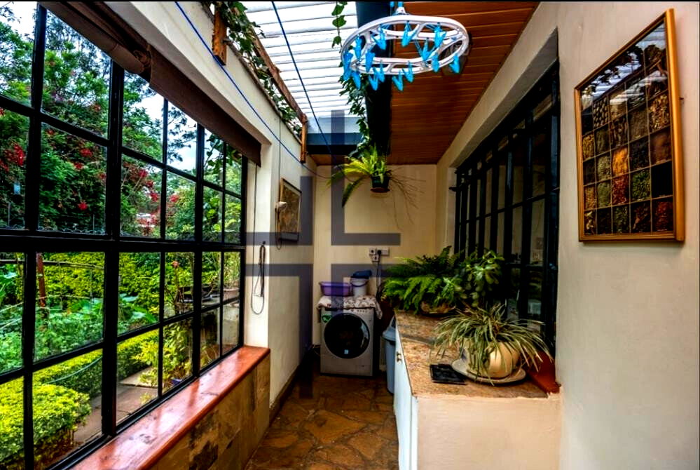 4-Ensuite Townhouse with Fireplace & Half-Acre Garden – Karen