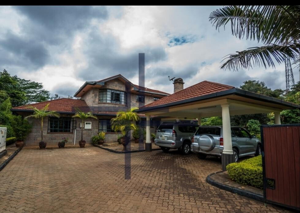 4-Ensuite Townhouse with Fireplace & Half-Acre Garden – Karen