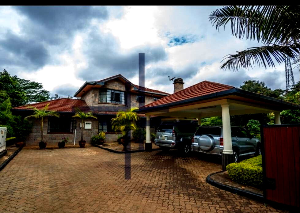 4-Ensuite Townhouse with Fireplace & Half-Acre Garden – Karen