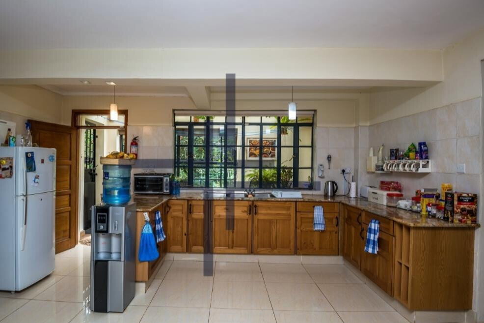 4-Ensuite Townhouse with Fireplace & Half-Acre Garden – Karen