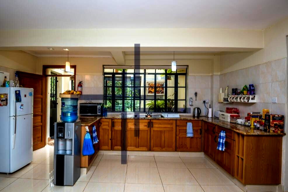 4-Ensuite Townhouse with Fireplace & Half-Acre Garden – Karen