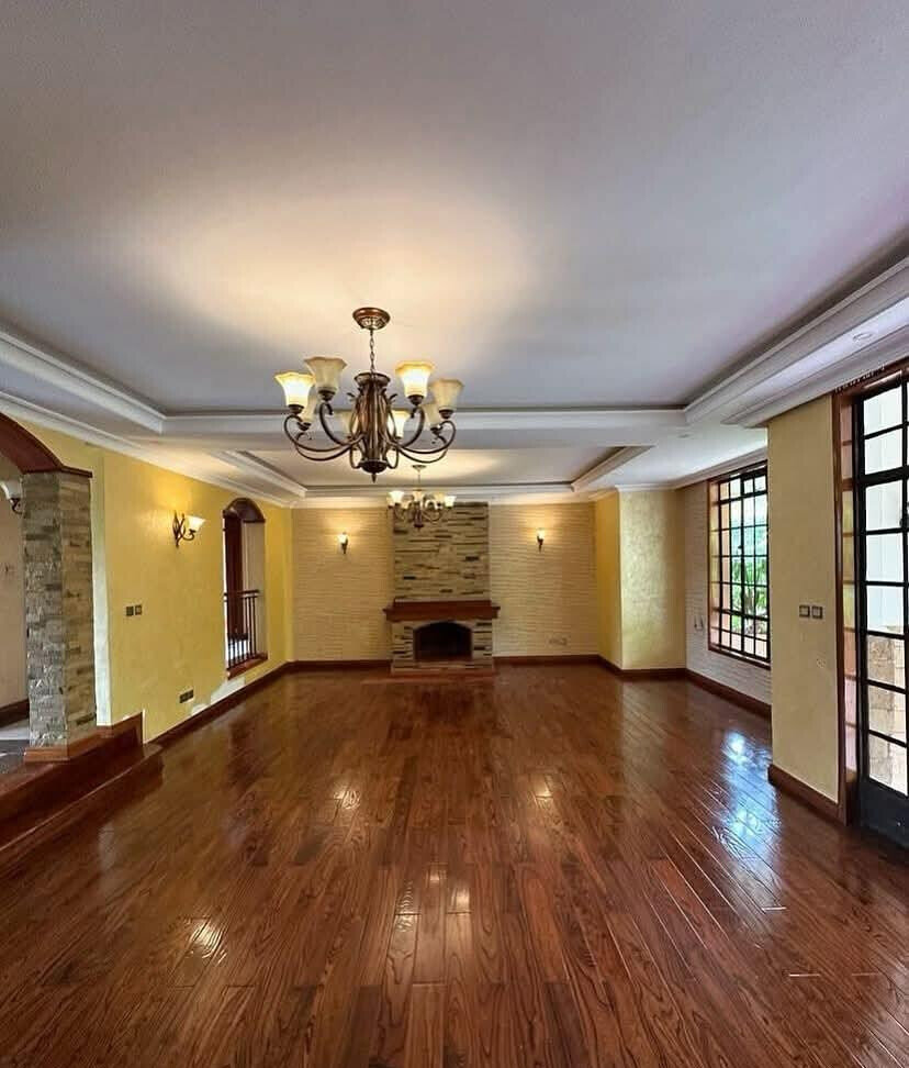 5-Ensuite Family Home with DSQ & Shared Pool – Karen Bogani