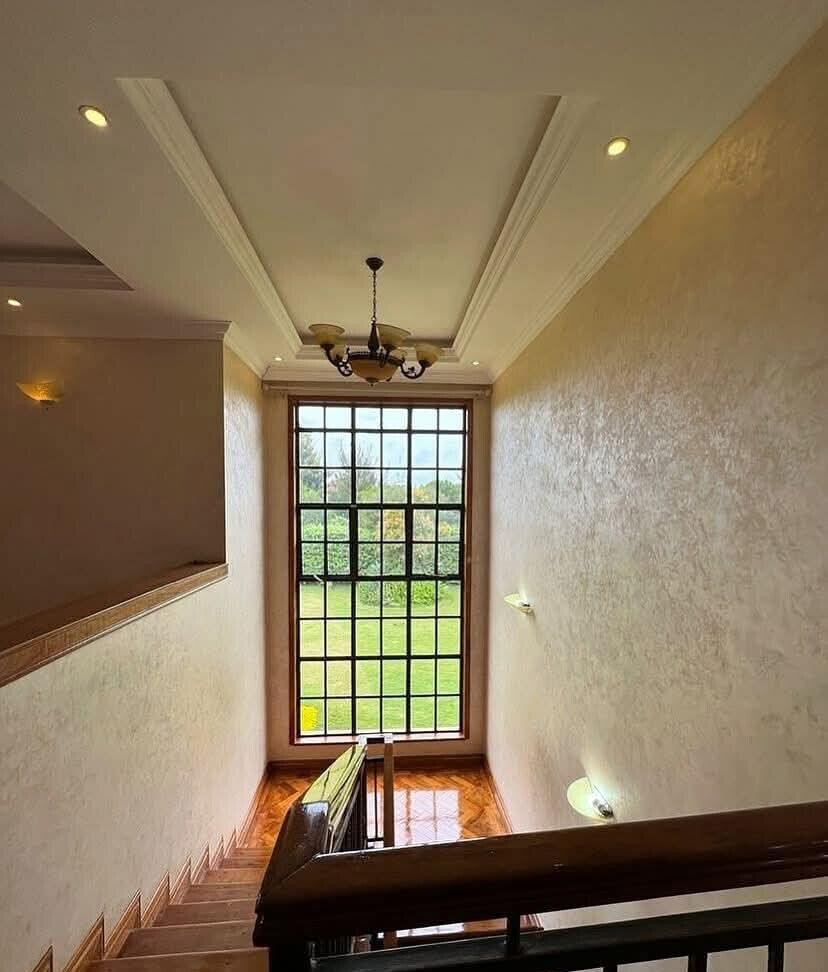 5-Ensuite Family Home with DSQ & Shared Pool – Karen Bogani