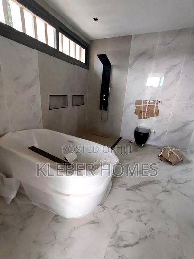 5bdrm Villa in Lavington for sale - Image 13