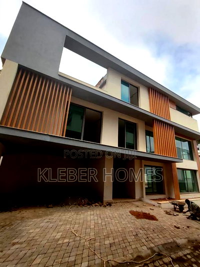 5bdrm Villa in Lavington for sale - Image 15