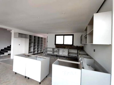 5bdrm Villa in Lavington for sale - Image 3