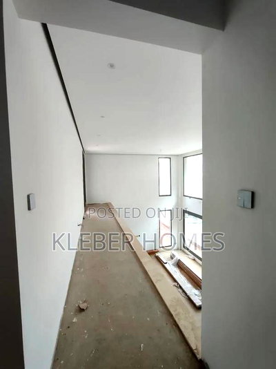 5bdrm Villa in Lavington for sale - Image 12