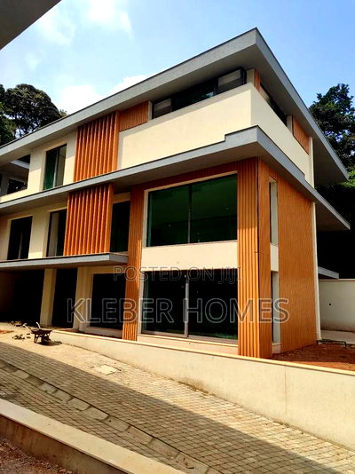 5bdrm Villa in Lavington for sale - Image 1