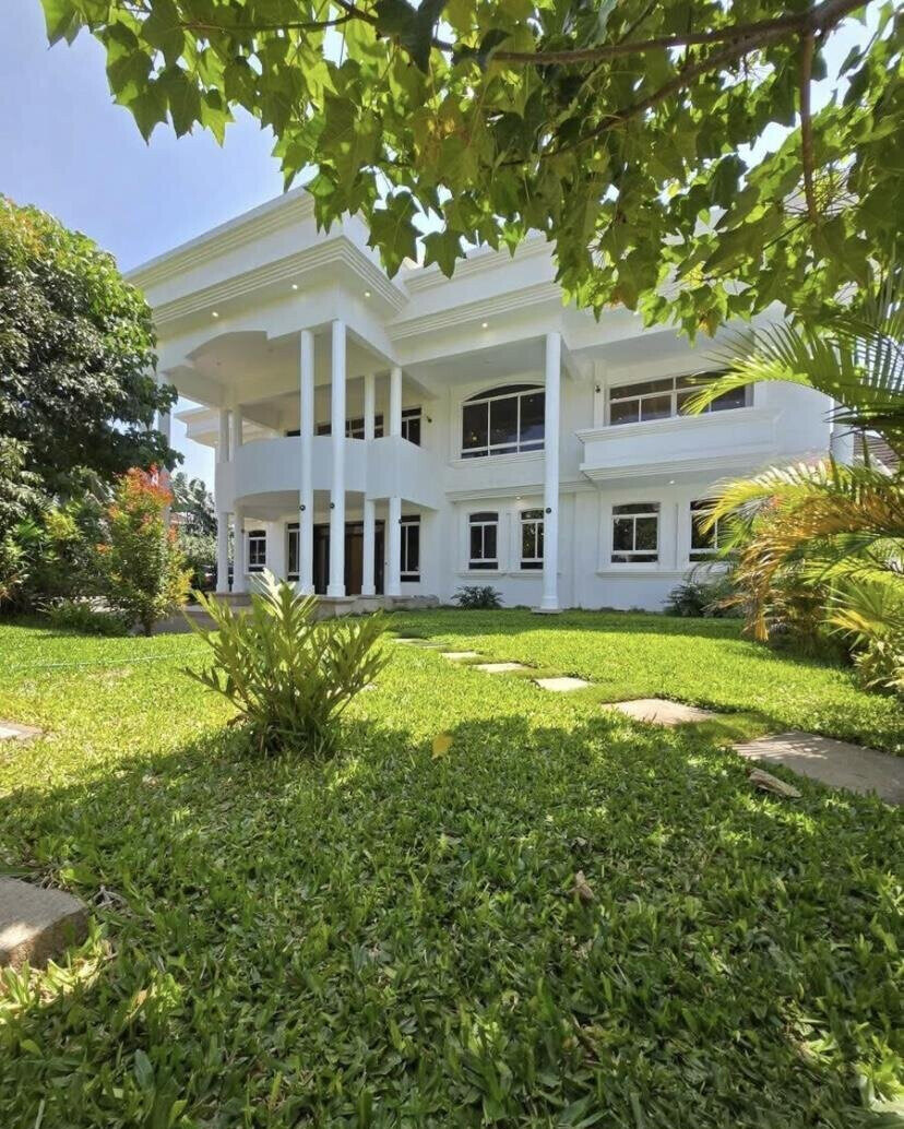 5BR All-Ensuite Villa with Rooftop Offices & Pool - Runda