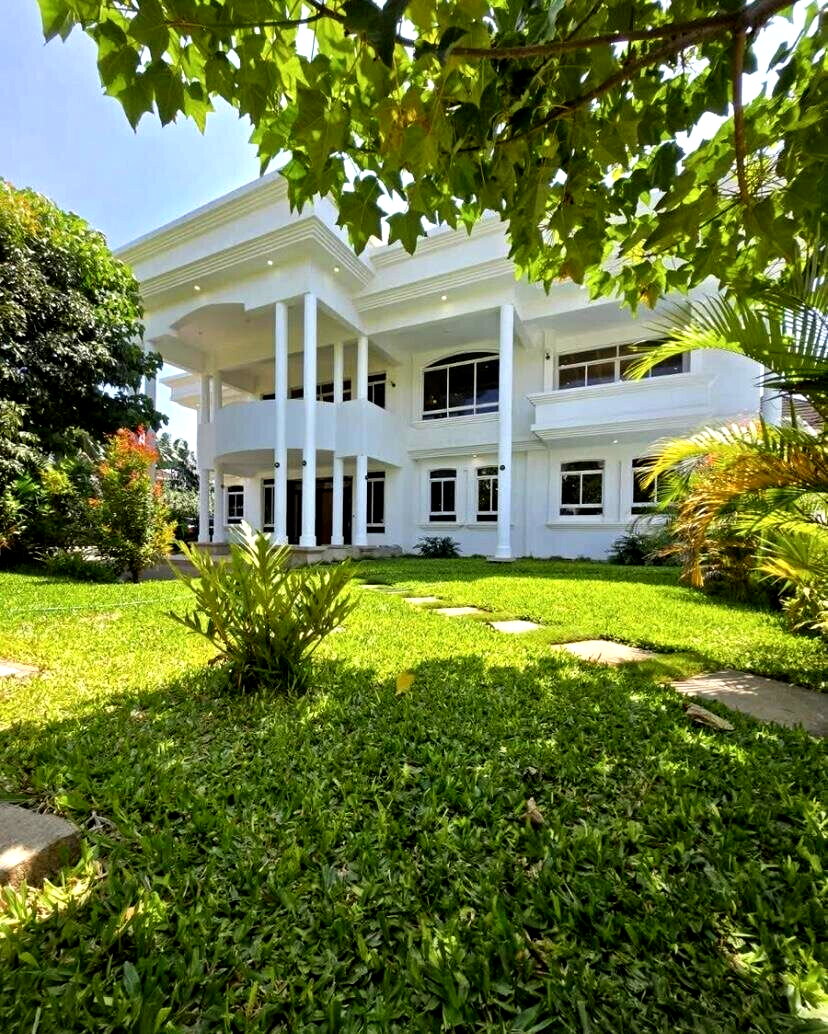 5BR All-Ensuite Villa with Rooftop Offices & Pool - Runda