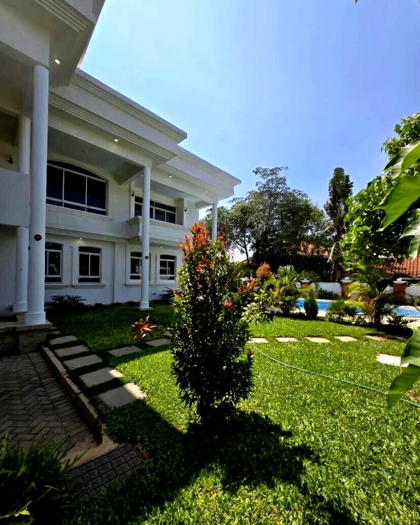 5BR All-Ensuite Villa with Rooftop Offices & Pool - Runda