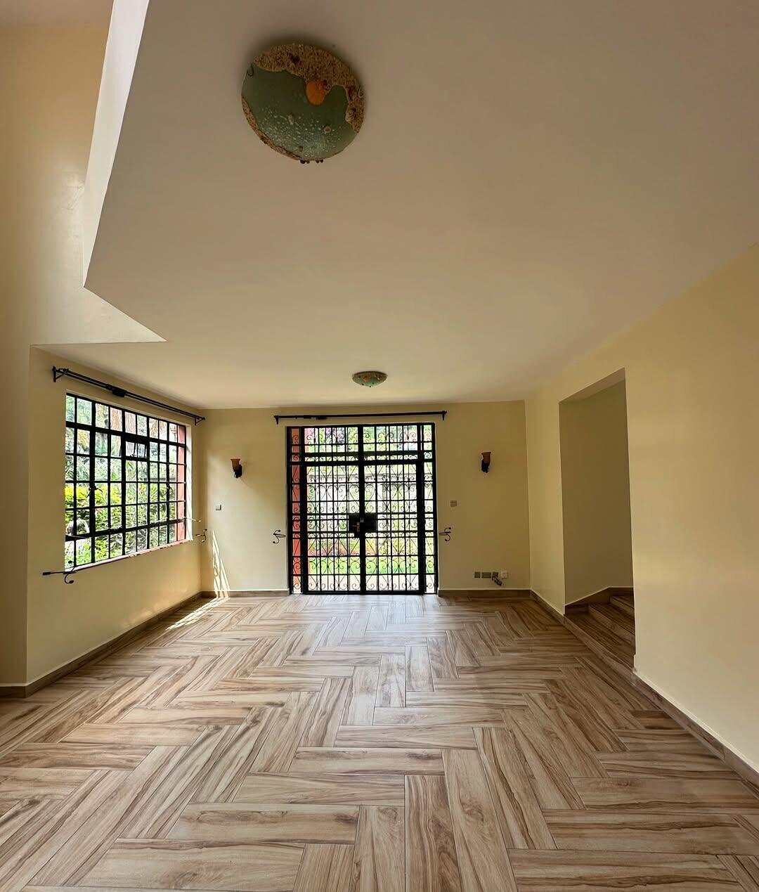 4-Ensuite Townhouse with Wrap-Around Balcony & Garden - Lavington