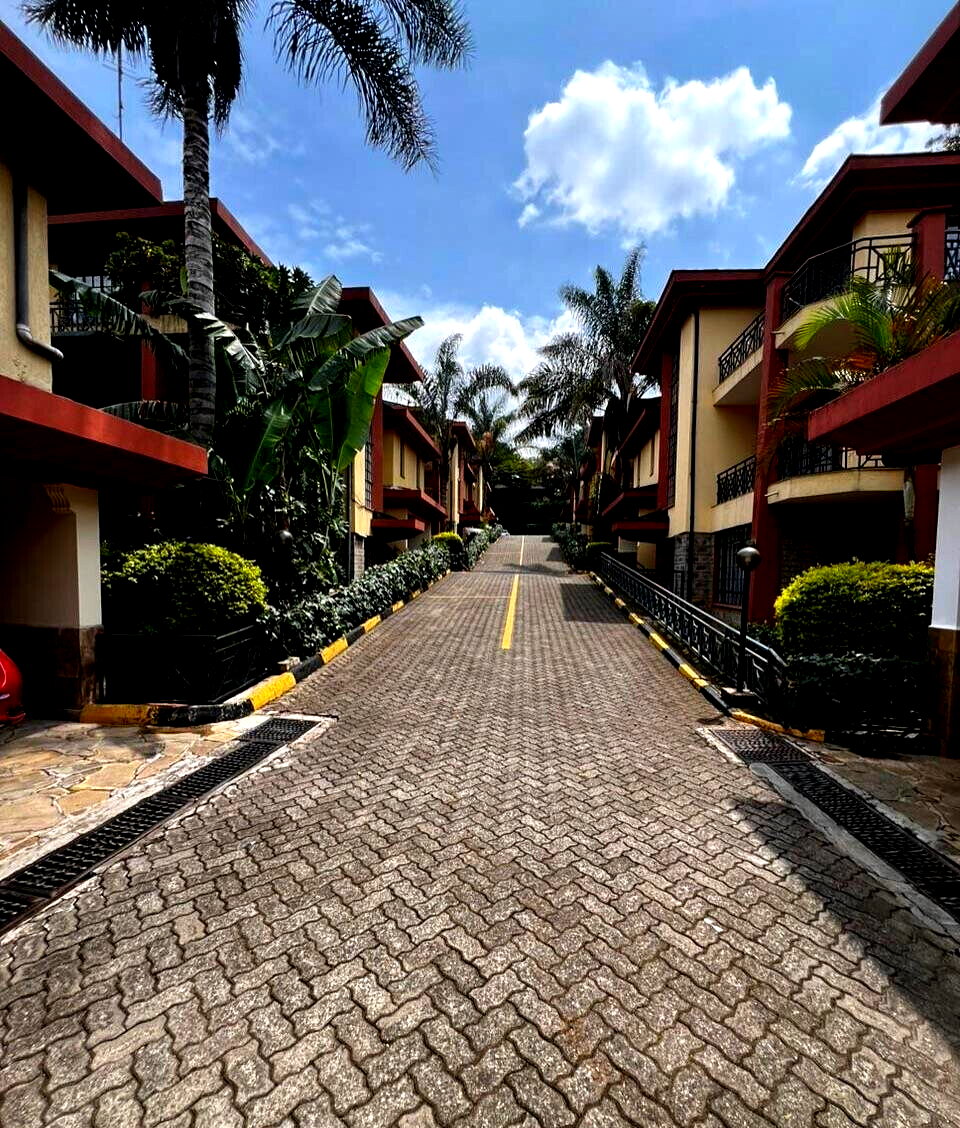 4-Ensuite Townhouse with Wrap-Around Balcony & Garden - Lavington