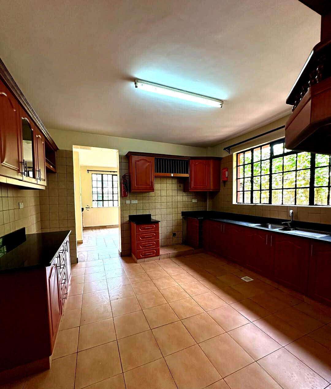 4-Ensuite Townhouse with Wrap-Around Balcony & Garden - Lavington
