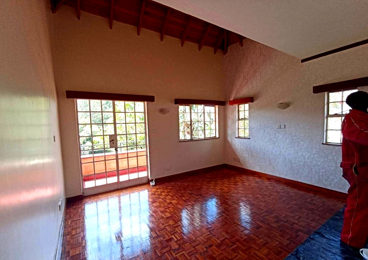 5-Ensuite Townhouse on Half-Acre with Pool & DSQ - Lower Kabete