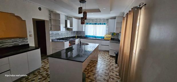 Furnished 5bdrm Mansion in Racecours, Elgon View for sale