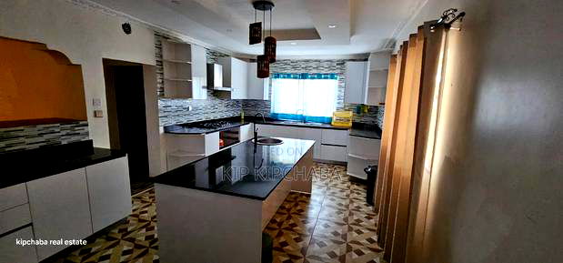 Furnished 5bdrm Mansion in Racecours, Elgon View for sale