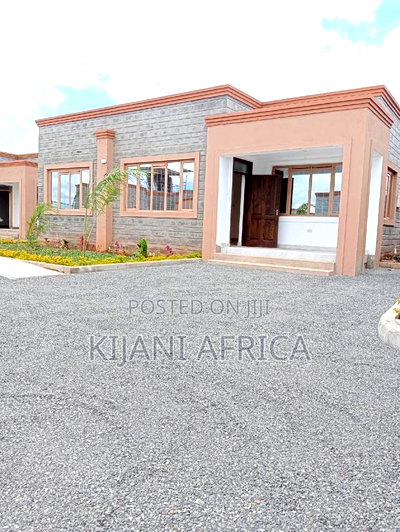 3bdrm Bungalow in Joska for sale - Image 1