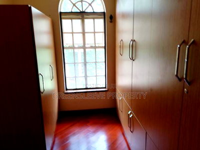 4bdrm Townhouse / Terrace in Karen for rent - Image 1
