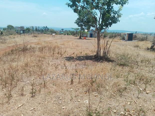 Eighth Acre Plot for Sale at Karuku Makutano-Mwea 700mtrs Dual Way
