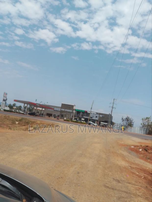 Eighth Acre Plot for Sale at Karuku Makutano-Mwea 700mtrs Dual Way