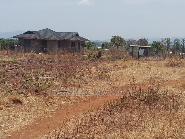 Eighth Acre Plot for Sale at Karuku Makutano-Mwea 700mtrs Dual Way