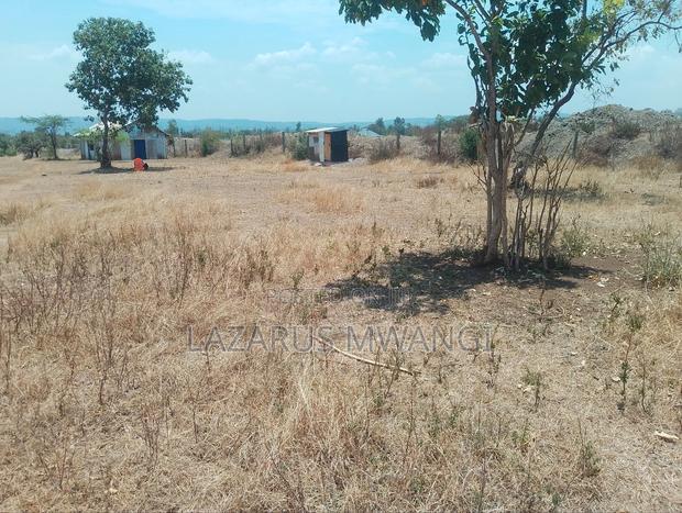 Eighth Acre Plot for Sale at Karuku Makutano-Mwea 700mtrs Dual Way