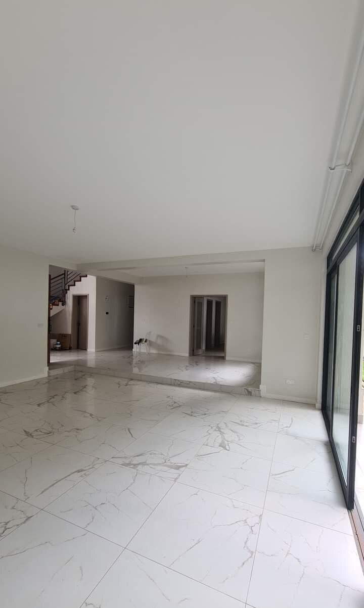 5-Ensuite Townhouse with Chef's Kitchen & DSQ - Lavington