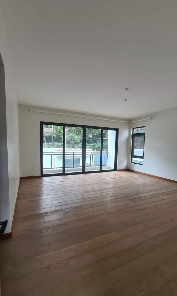 5-Ensuite Townhouse with Chef's Kitchen & DSQ - Lavington