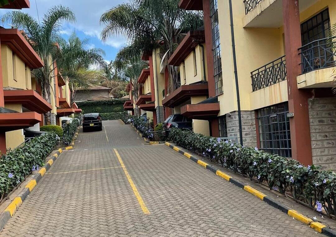 Quiet 4BR Townhouse Off Riara Road - Kilimani
