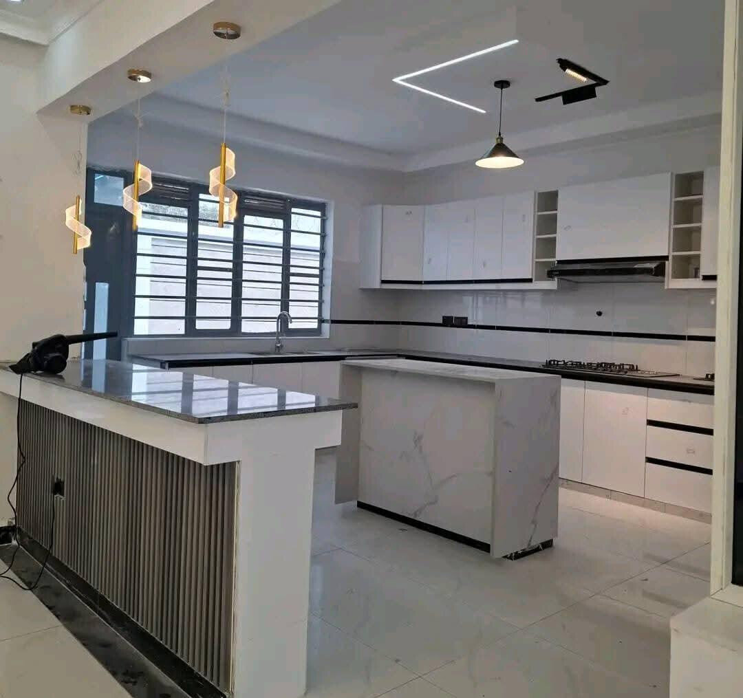 5BR All-Ensuite Maisonette with Ready Title - 50x100 in Ruiru