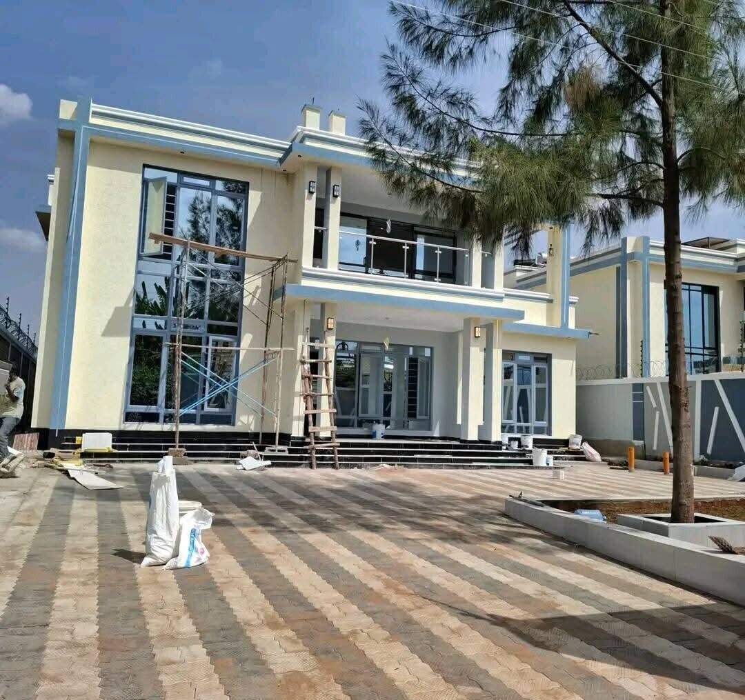 5BR All-Ensuite Maisonette with Ready Title - 50x100 in Ruiru