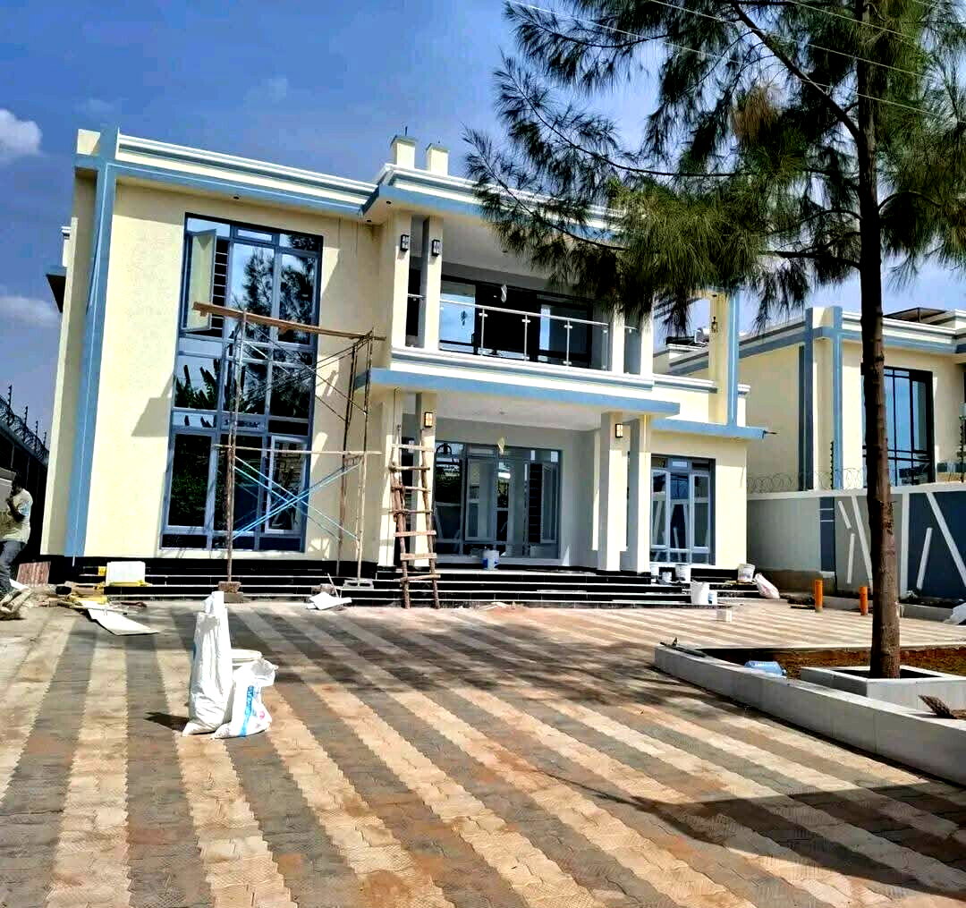 5BR All-Ensuite Maisonette with Ready Title - 50x100 in Ruiru