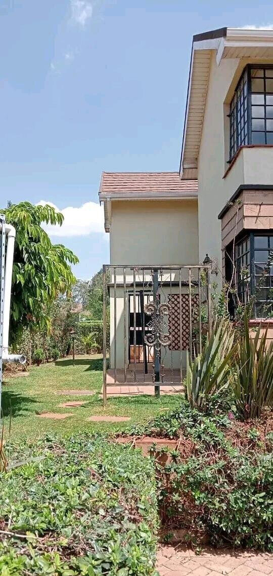4 En-Suite Bedrooms with Jacuzzi & Servant's Quarter - Kitisuru