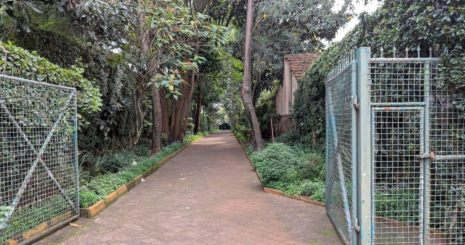 Garden Plot in Lavington for KSh 180M