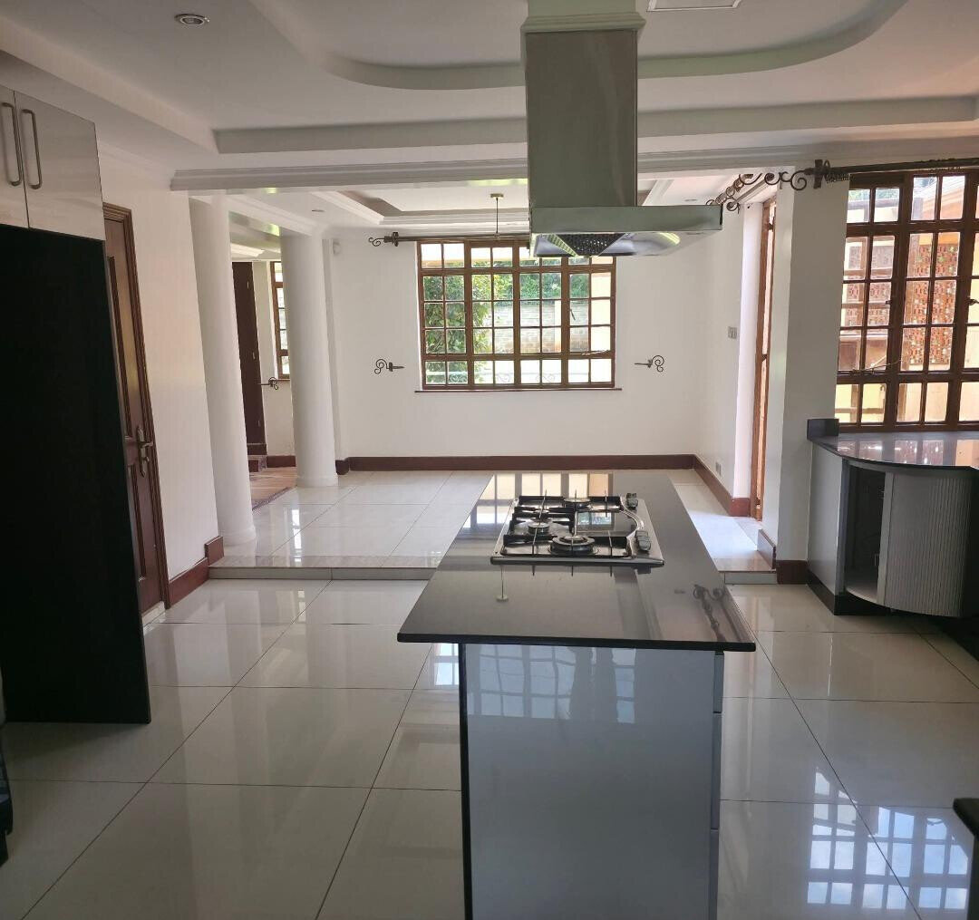 Ambassadorial 5BR All-Ensuite Villa on ½ Acre - Runda