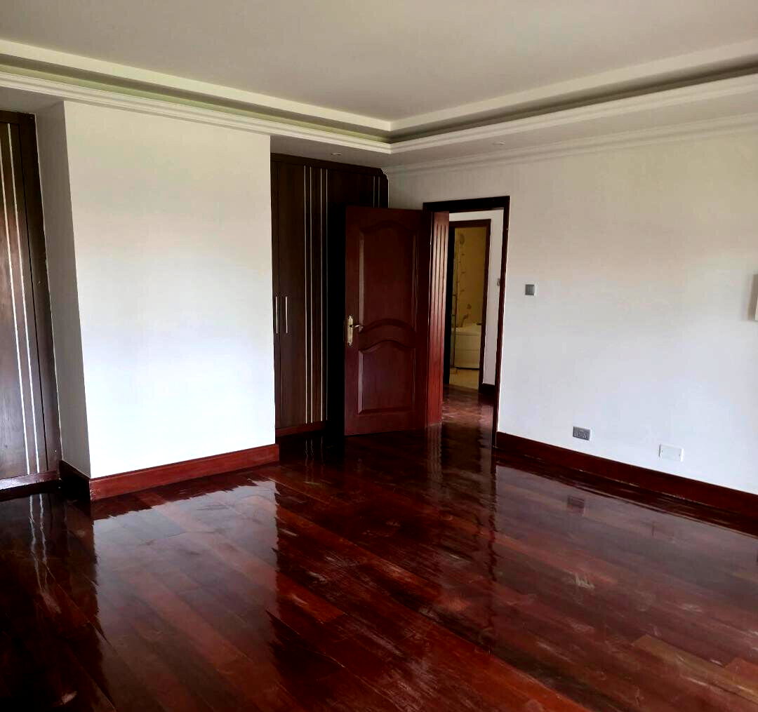 Ambassadorial 5BR All-Ensuite Villa on ½ Acre - Runda