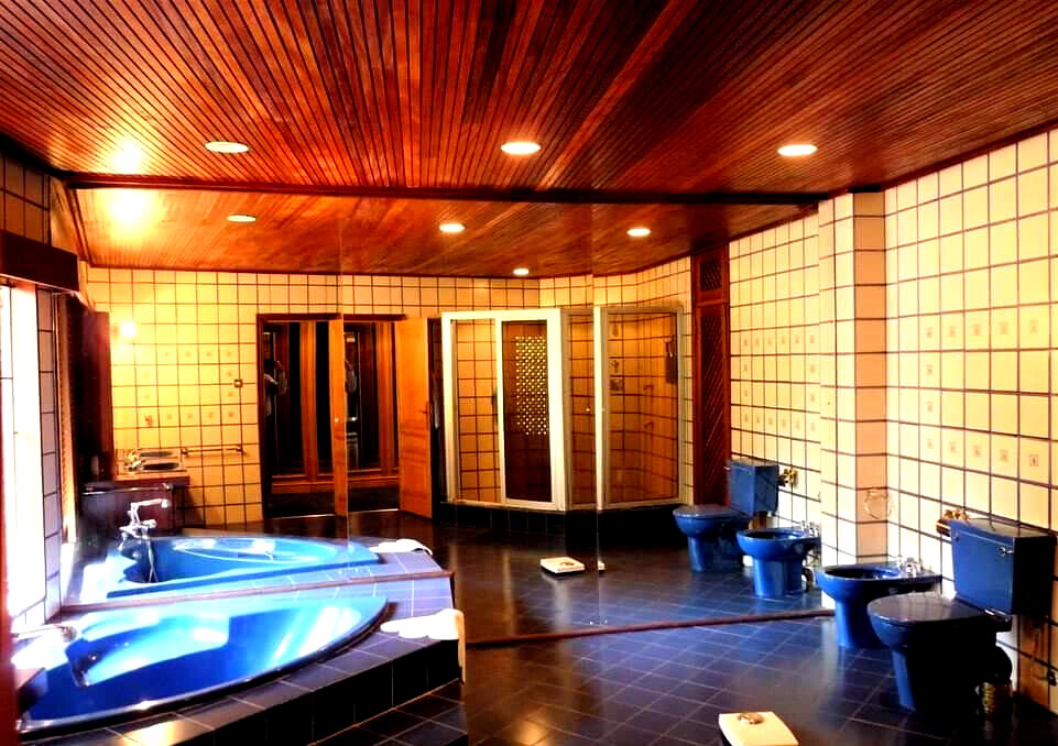 5-Bed Ambassadorial Home on 2.6 Acres with Pool & Gym - Old Muthaiga