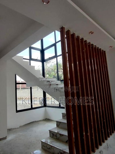 5bdrm Villa in Lavington for sale - Image 4