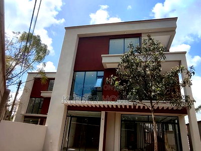 5bdrm Villa in Lavington for sale - Image 1