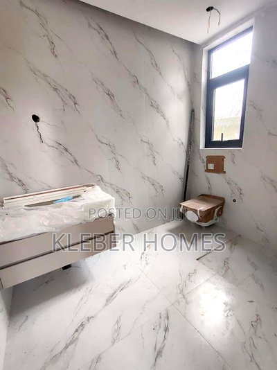 5bdrm Villa in Lavington for sale - Image 8